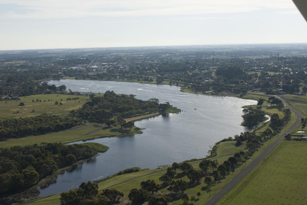 Lake Hamilton Motor Village And Caravan Park Exterior photo